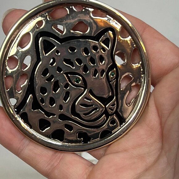 Ballet gold toned necklace with giant leopard pendant. - Picture 5 of 6